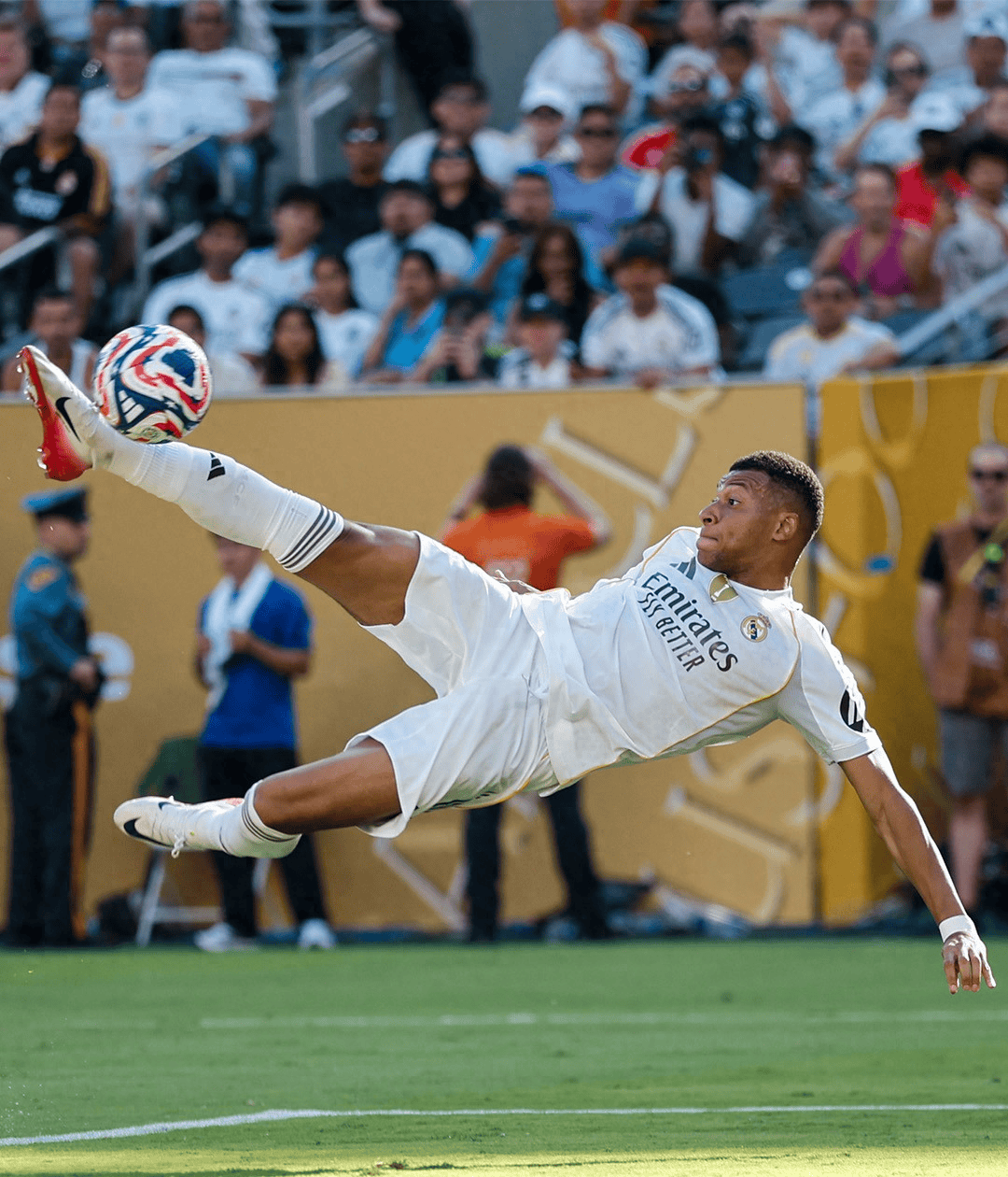 九游最新活动-姆巴佩迎来十赛季出色发挥，皇家马德里观众热烈欢呼！-九游最新活动