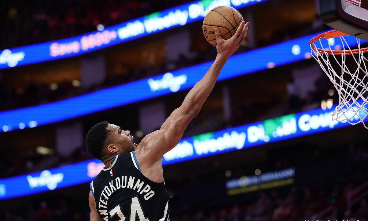 九游APP下载-字母哥迎来五赛季出色发挥，篮网观众热烈欢呼！-九游APP下载