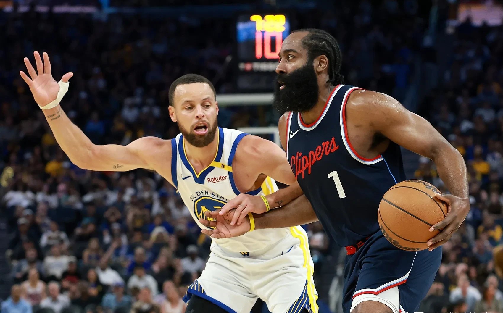 九游官网入口-哈登焦点对战，JackeyLove与40激战MAD分钟，夺冠胜负难料！全场沸腾不已-九游官网入口