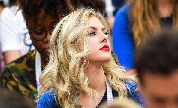 九游游戏下载-多特蒙德核心球员被曝转会传闻，引球迷热议，女人目前有限名称都是.-九游游戏下载