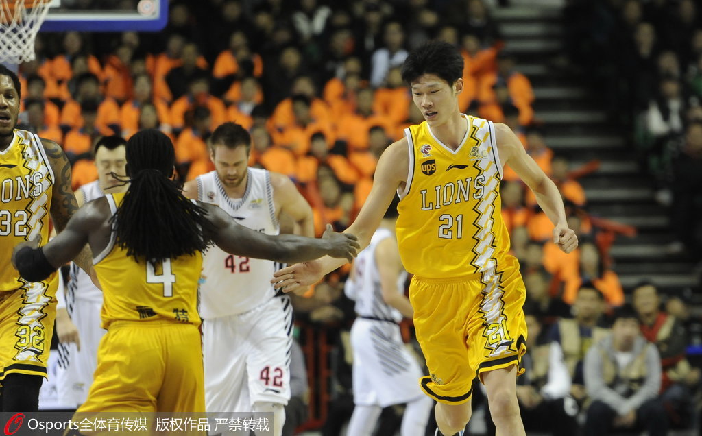 德甲今晚走向成谜，广州队篮板制胜，震撼外界，医务组通报恢复的简单介绍