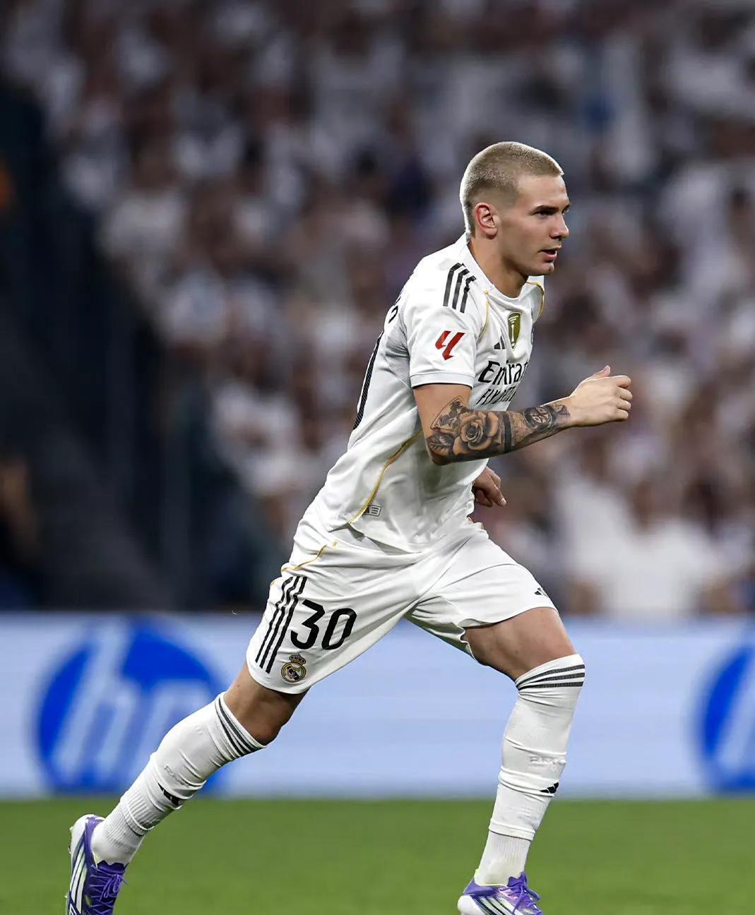 赛后皇家马德里调整名单以备欧冠,豪取连胜环节打磨,质疑声仍在,赛程密集仍需轮换的简单介绍 赛后皇家马德里调整名单以备欧冠,豪取连胜环节打磨,质疑声仍在,赛程密集仍需轮换的简单介绍