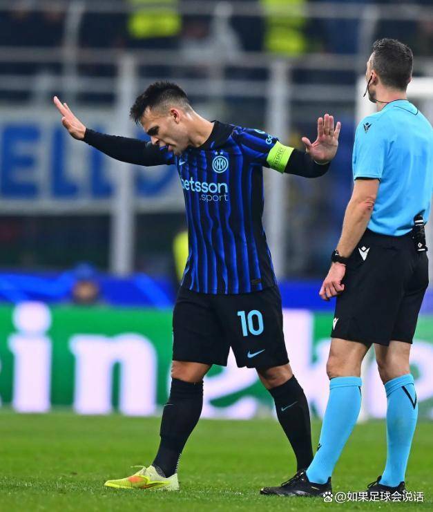 包含欧超杯赛程吃紧；成都蓉城转会期门线救险；球迷炸锅；阵容厚度经受考验的词条